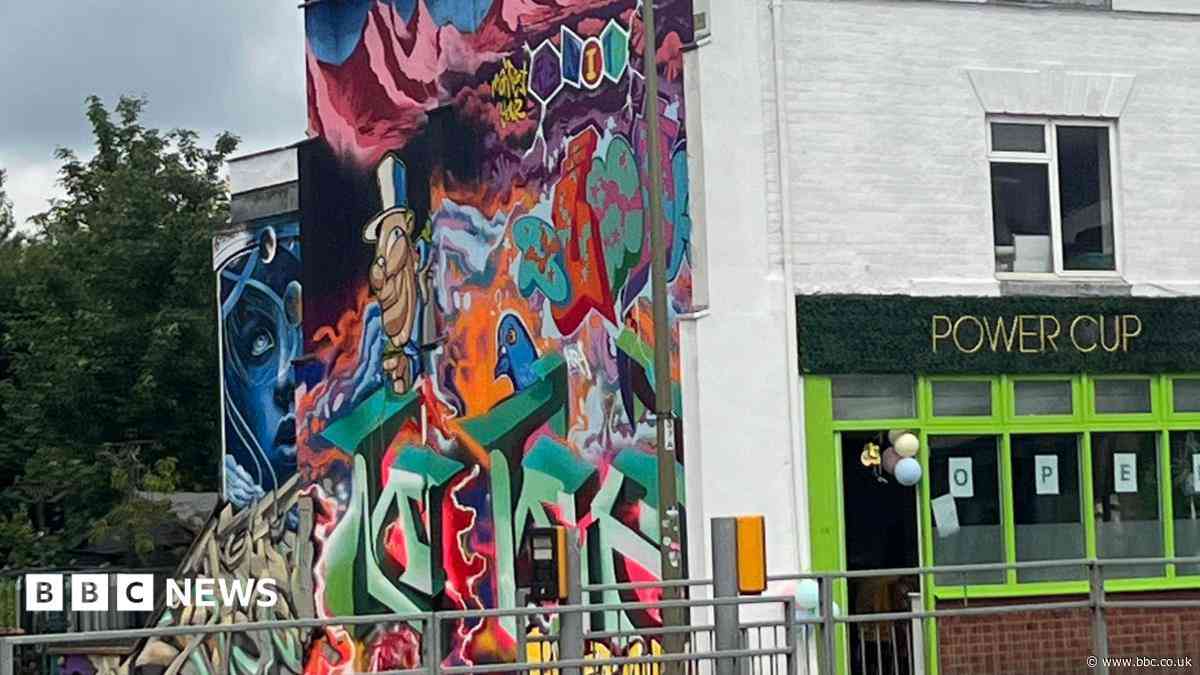 Will pigeon mural get its wings back?