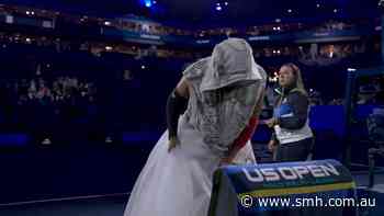 Crowd gasps as Osaka makes grand entrance