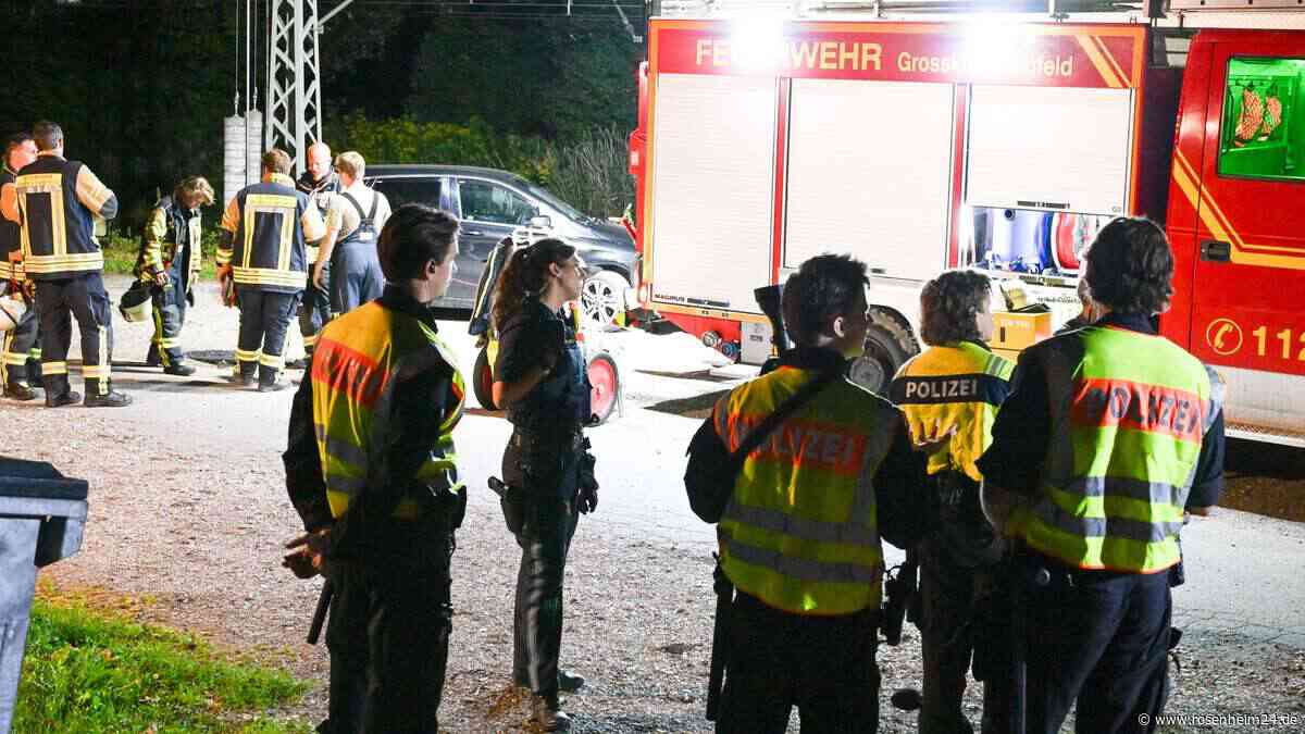 Großeinsatz an Bahnstrecke bei Großkarolinenfeld: „Person unter Zug“ oder doch „nur“ ein Tier?