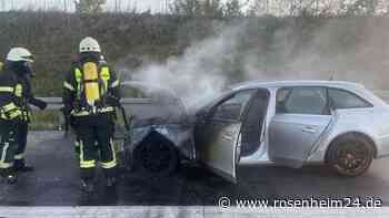 Auto steht auf A94 in Flammen – Feuerwehreinsatz bei Obertaufkirchen