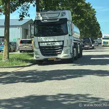Zwolse bedrijven zijn parkeeroverlast zat: 'Auto's worden met heftruck verplaatst'