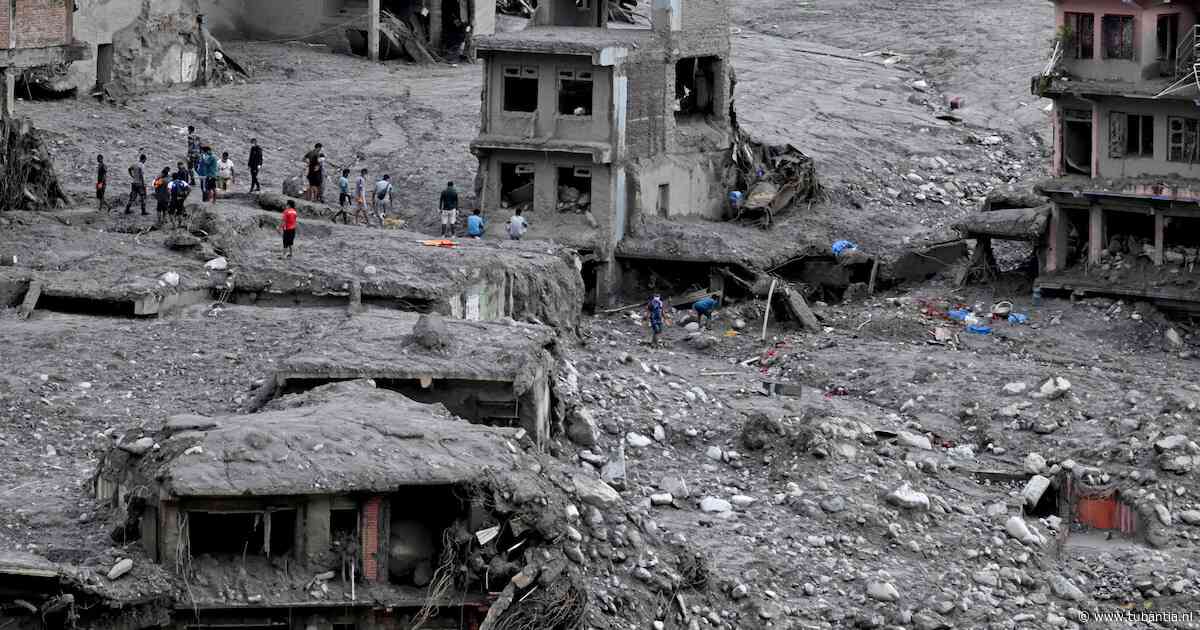 Dodental overstromingen Nepal en Tibet boven de 1000