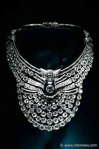 Thieves steal royal necklace from Vienna museum in smash-and-grab heist