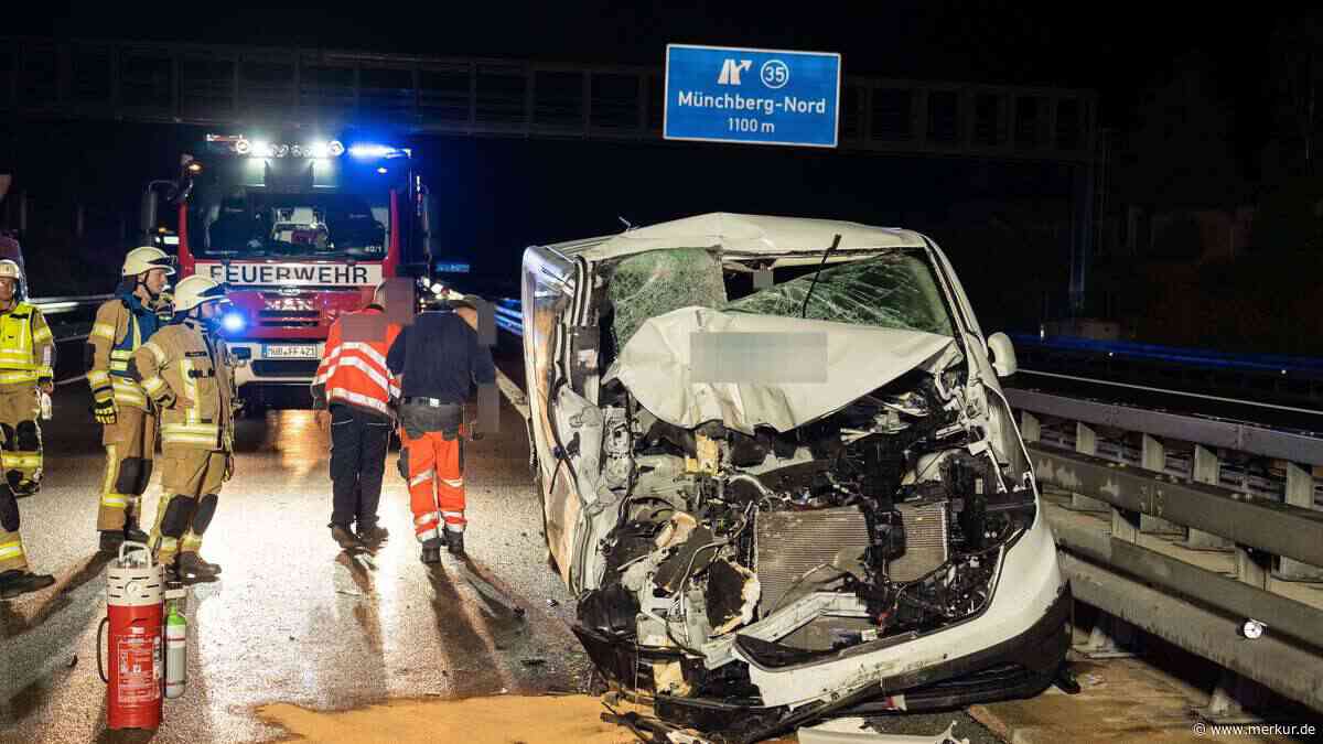 Heftiger Unfall auf der A9: Wohnmobil kracht in Kleinbus – viele Verletzte, Feuerwehr im Einsatz