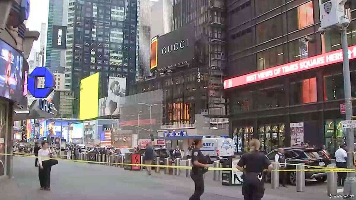 „Anlasslose Messerattacke“: Frau ersticht Passantin am Times Square in New York
