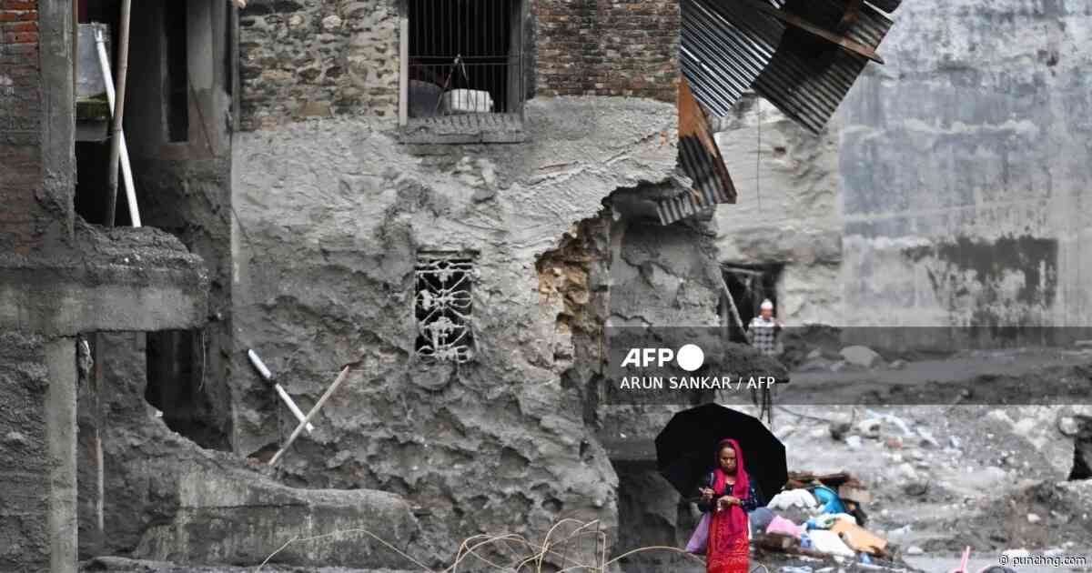 Nepal floods death toll surpasses 1,000 as thousands remain missing