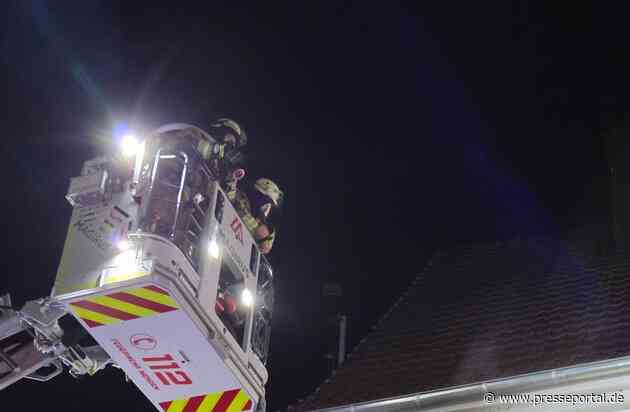 FW Menden: Brand in einem Mehrfamilienhaus in Menden - eine verletzte Person