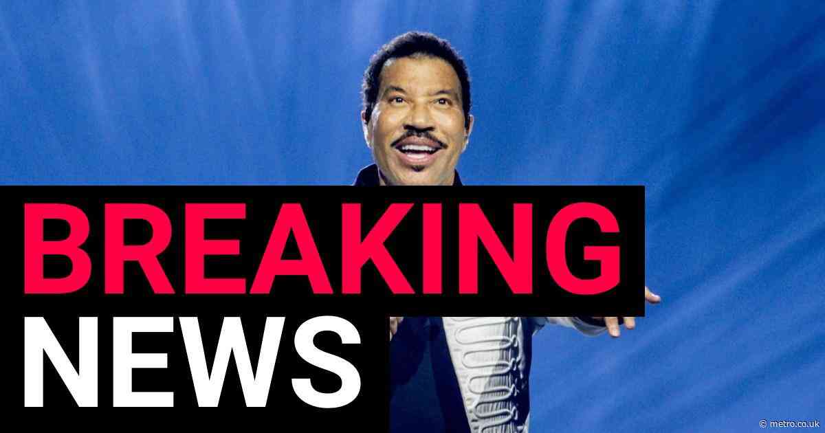 Lionel Richie, 77, in intensive care after getting ‘dizzy’ on stage