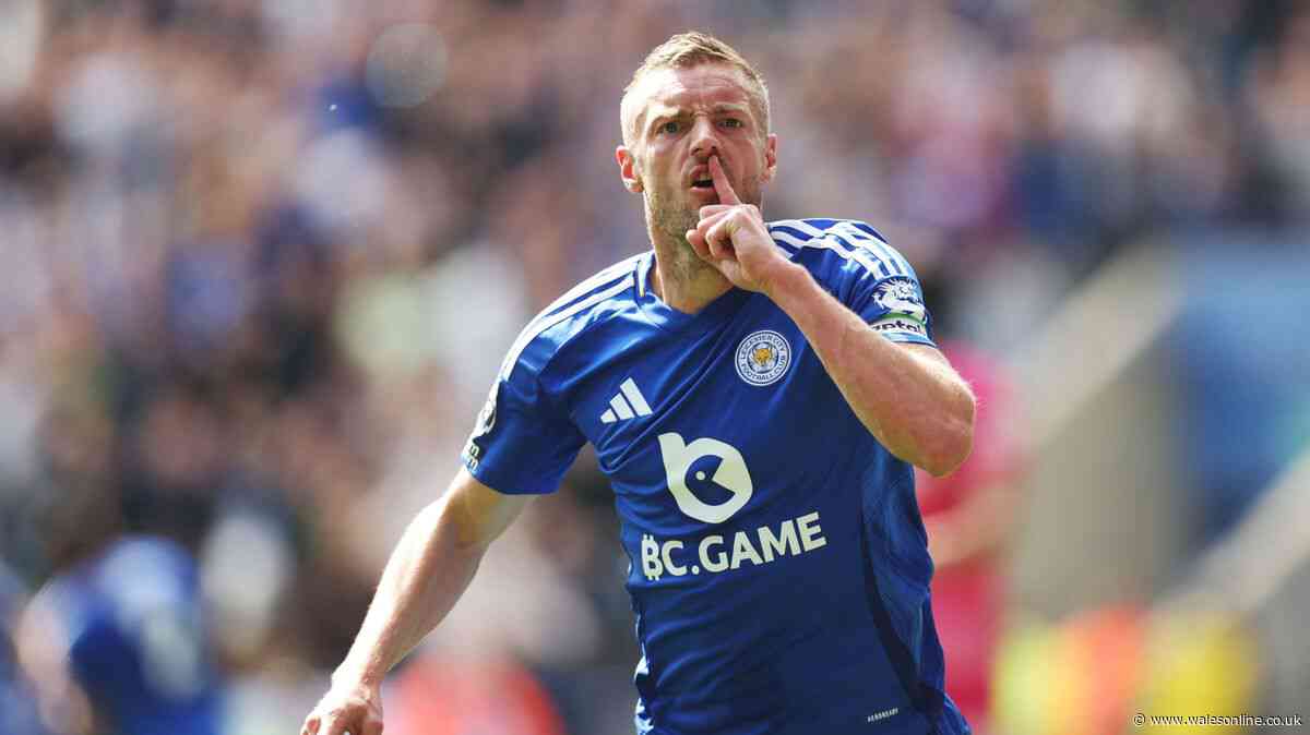 Wrexham in stunning bid to sign Jamie Vardy as Ryan Reynolds makes move