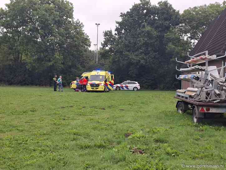Persoon ernstig gewond, traumahelikopter ingezet