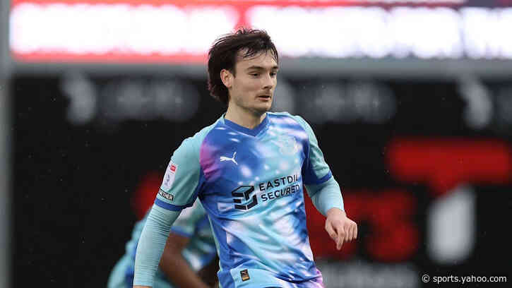 Motherwell sign Leyton Orient midfielder Levitt