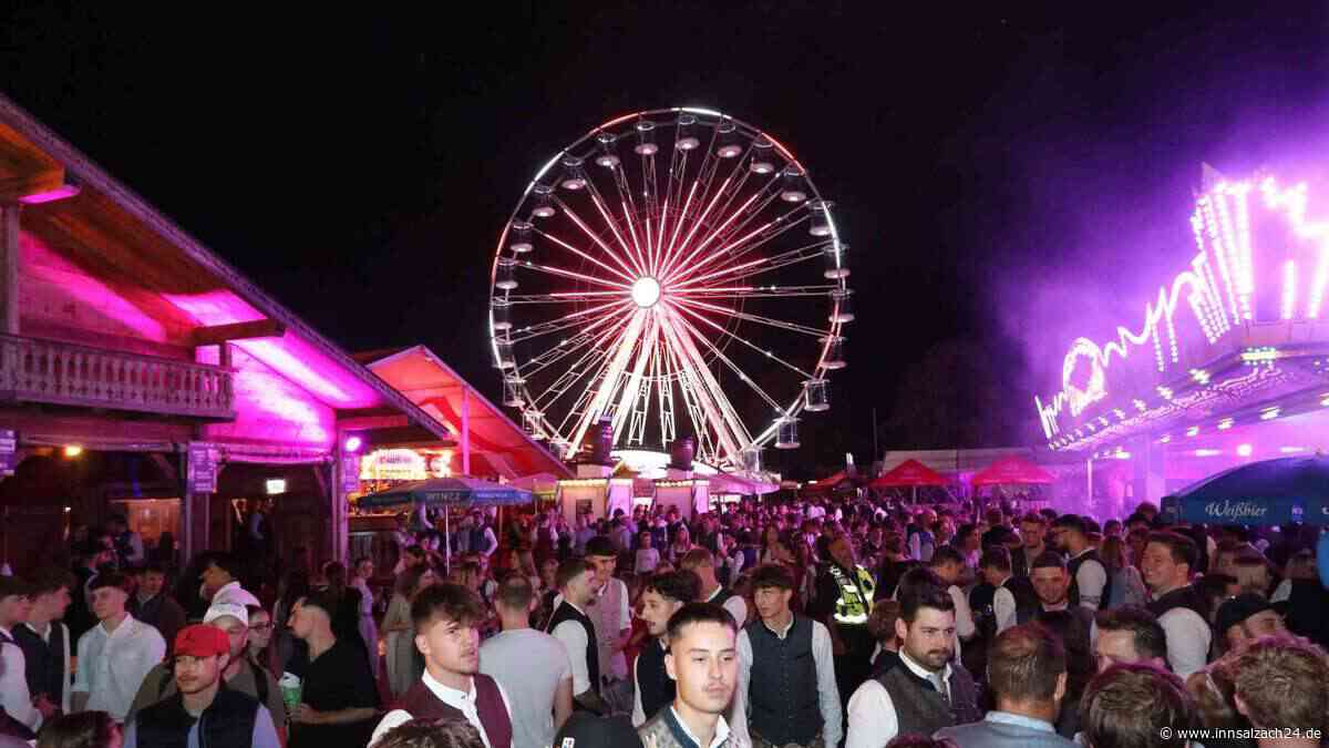 Wenn das Riesenrad zur Bühne wird: Einzigartige Lichterschau auf dem Mühldorfer Volksfest