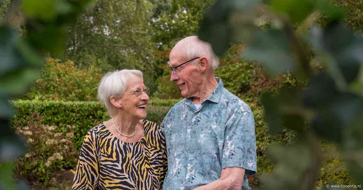 Willy (86) zag Frans (89) haar vriendin ten dans vragen: ‘Daarna was ik aan de beurt’