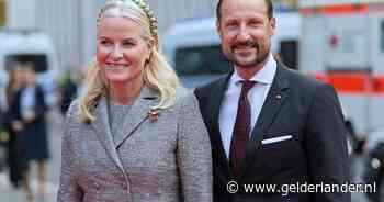 Mette-Marit door complicaties na longtransplantatie afwezig bij eedaflegging Haakon