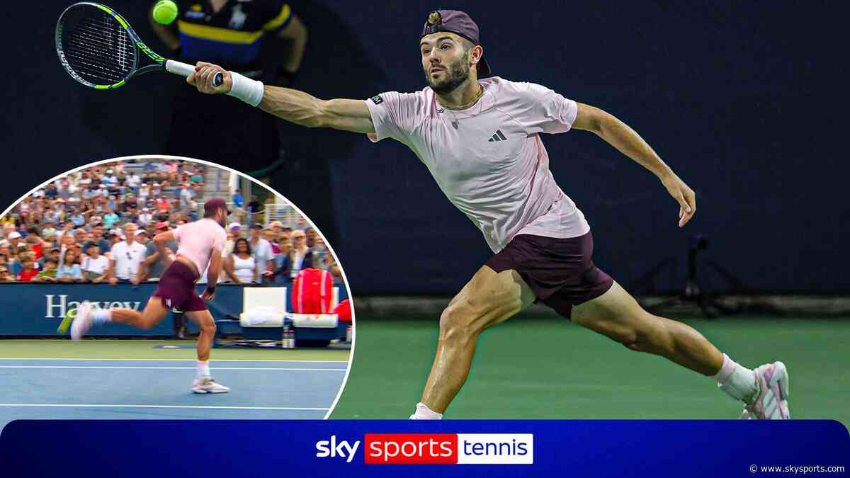 'Something you see in an exhibition!' | Fearnley MISSES smash on match point!