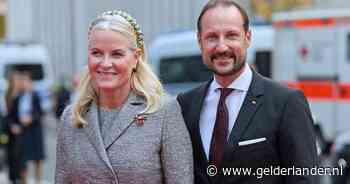 Koningin Mette-Marit door complicaties na longtransplantatie afwezig bij eedaflegging van haar man Haakon