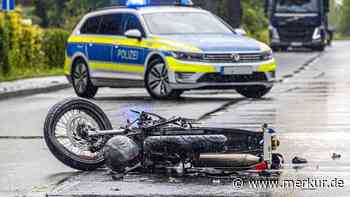 Drama am Montagabend: Junger Motorradfahrer stirbt bei schwerem Unfall