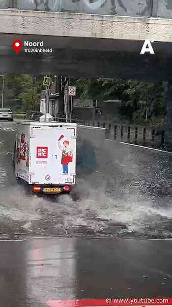Wagentje maakt splash over fietser