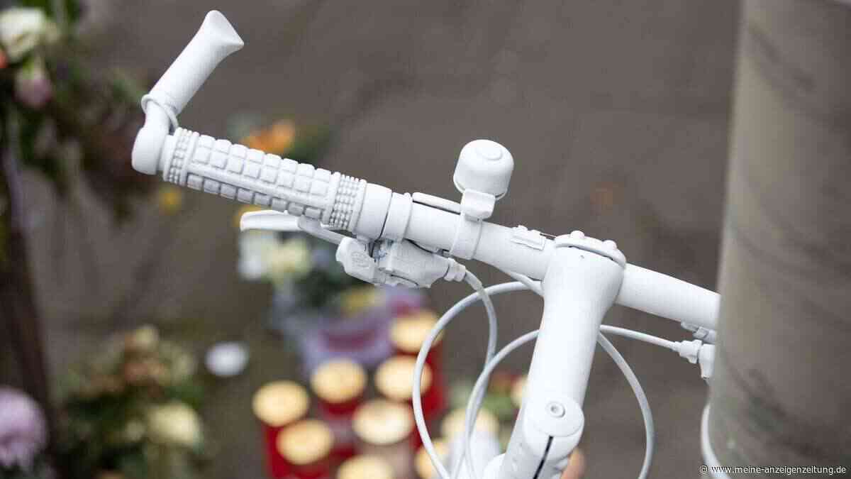 Radfahrer stirbt auf B19 – Autofahrer bricht vor Gericht in Tränen aus