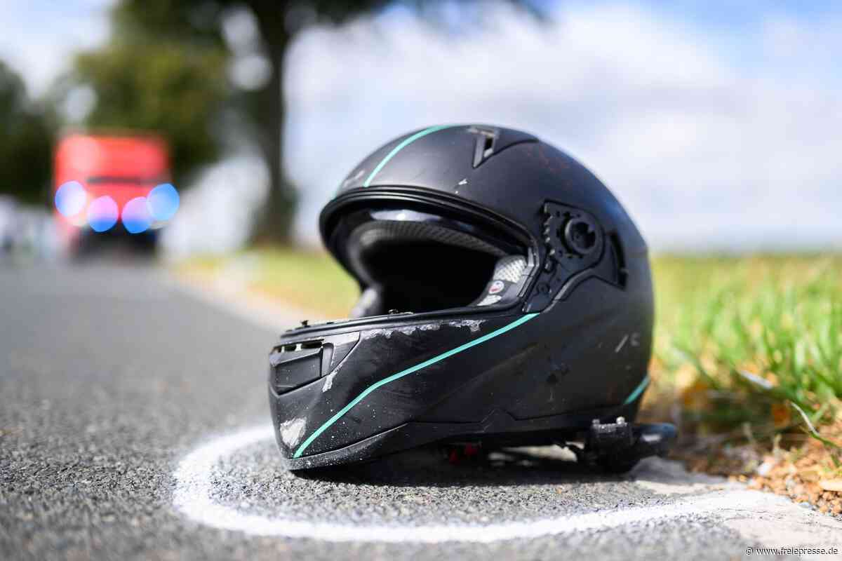 Motorradfahrerin stürzt im Oberen Vogtland und verletzt sich schwer
