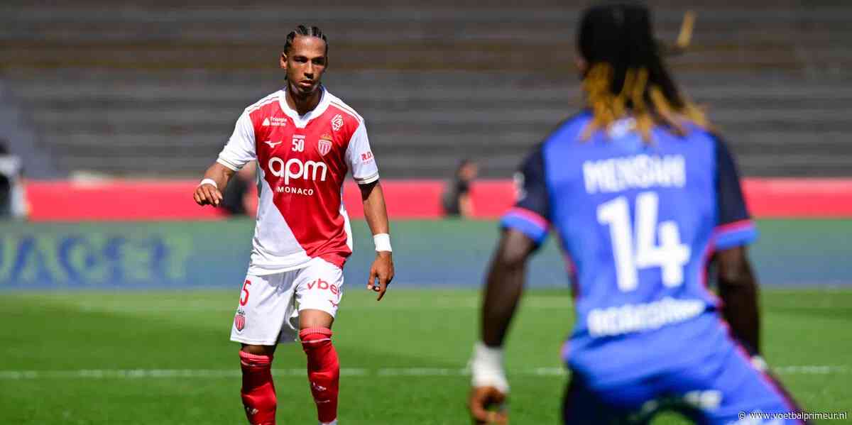 AD: Ajax en Monaco zijn eruit, nieuwe verdediger vliegt dinsdag nog naar Amsterdam