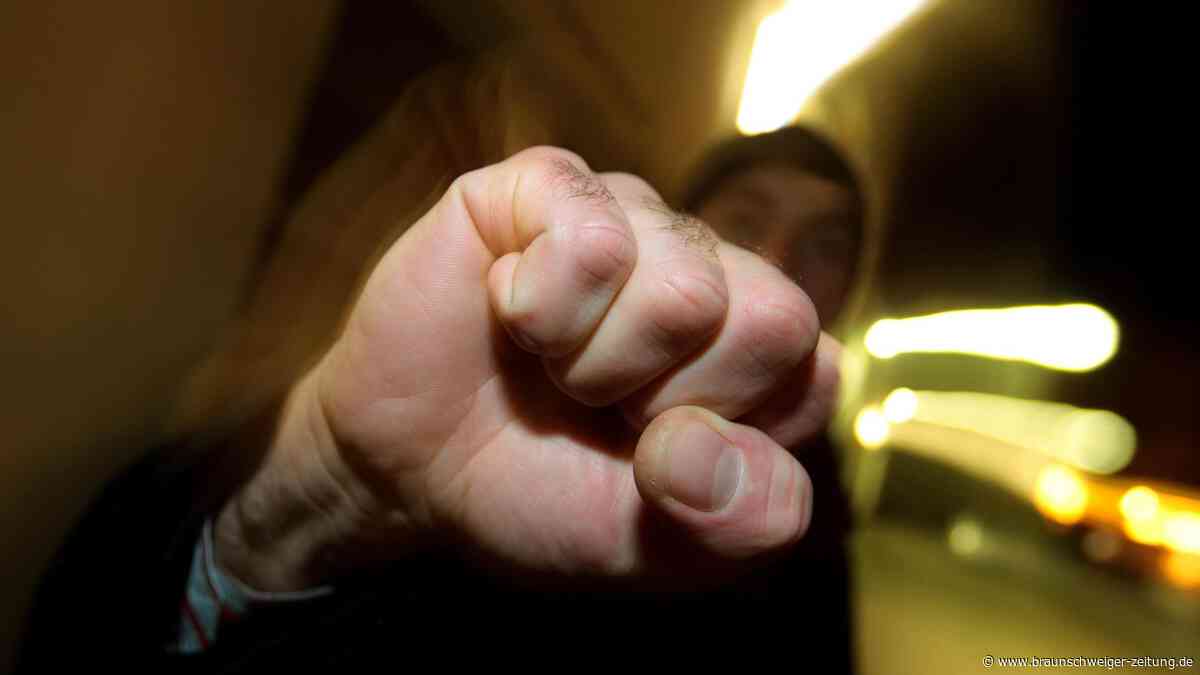 Mann soll Frau vor der „Wahren Liebe“ in Braunschweig geschlagen haben