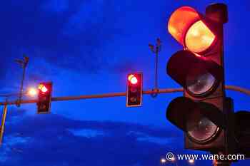 Cities see benefits from speed-detecting traffic signals