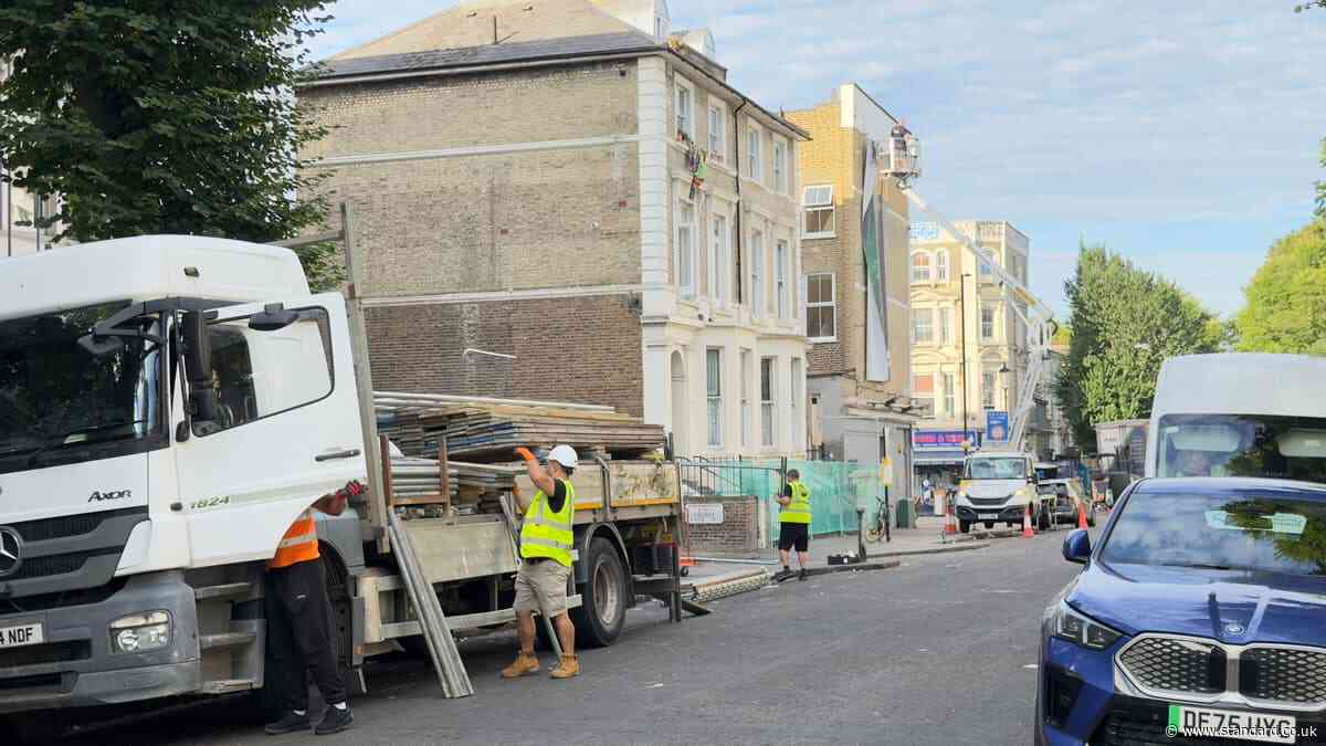 Notting Hill Carnival clean-up sees 300 tonnes of rubbish cleared from streets after two million party in west London