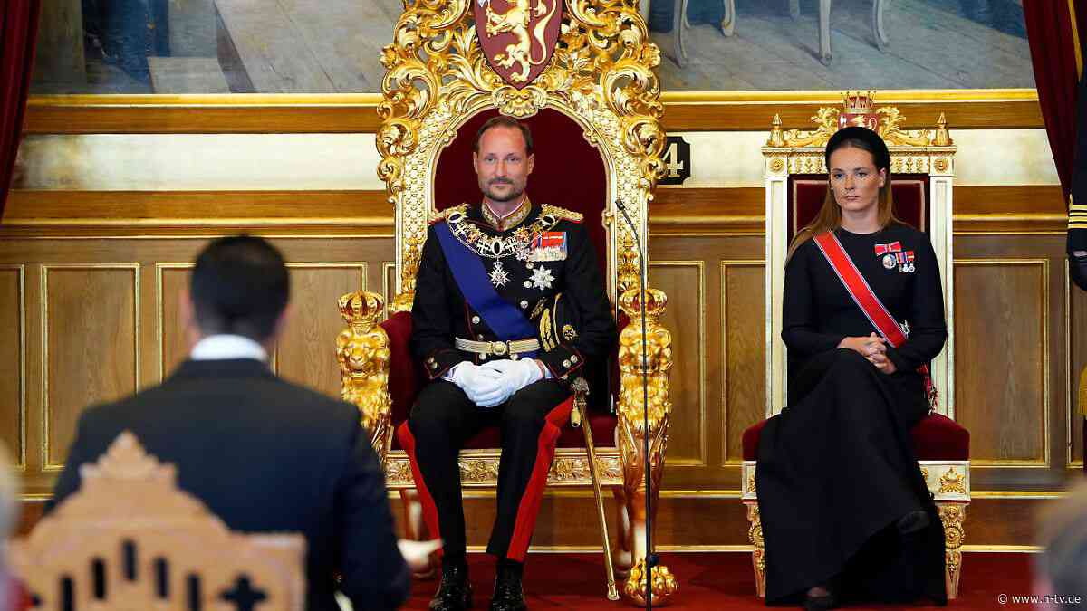 Mette-Marit musste absagen: König Haakon VIII. legt Eid auf die Verfassung ab 