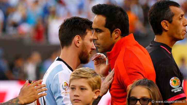 Claudio Bravo recordó la primera renuncia de Messi a la selección: "Lo vi en absoluta soledad"