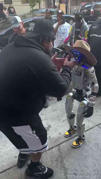 Charlie Clips Battle Raps Against AI Robot