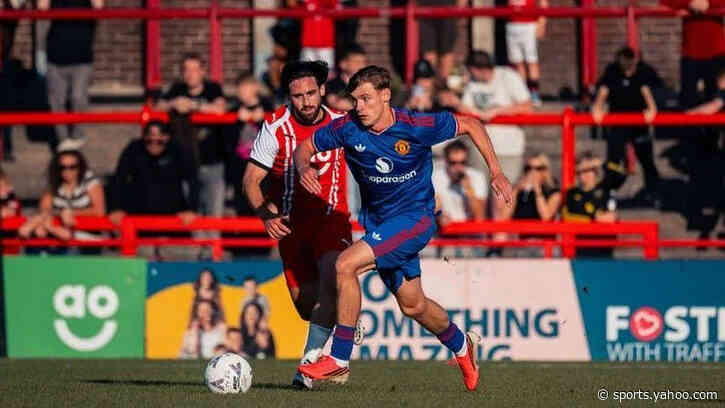 Man Utd's Moorhouse agrees Dundee loan deal