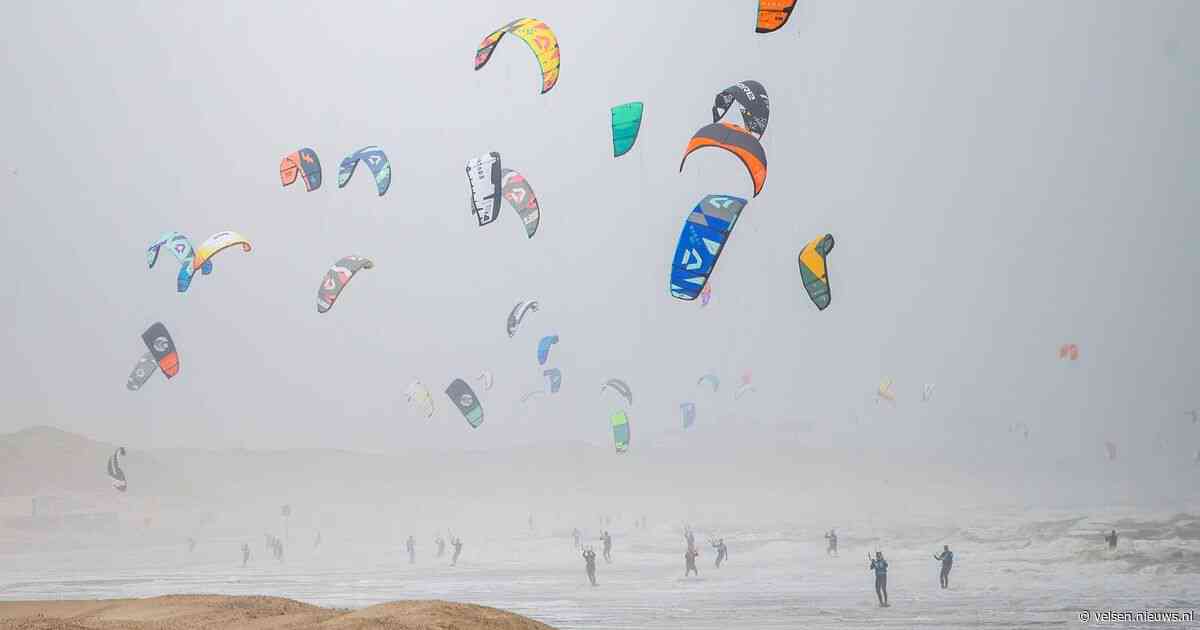 Groen licht voor Hoek tot Helder: 350 kitesurfers trotseren 130 kilometer Noordzee voor het goede doel