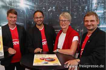 Trikot trifft Sakko: FSV Zwickau und Theater bringen Weihnachtssingen ins Ballhaus