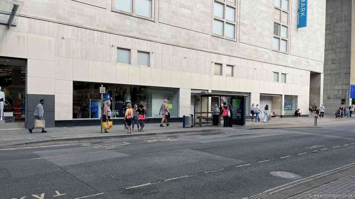 Major changes to Bristol Broadmead come into force with people looking for bus stops