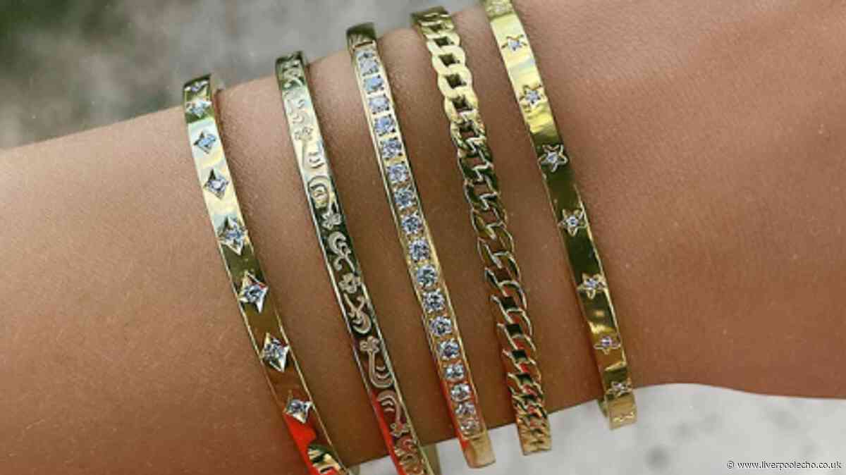 Shoppers race to buy 'elegant' bracelet for £10 before sale ends