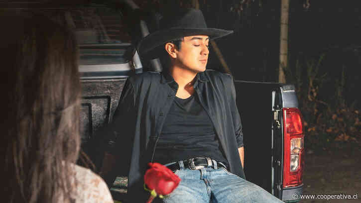 Ignacio Ruiz vuelve a los corridos chileno-mexicanos con "La Santa"