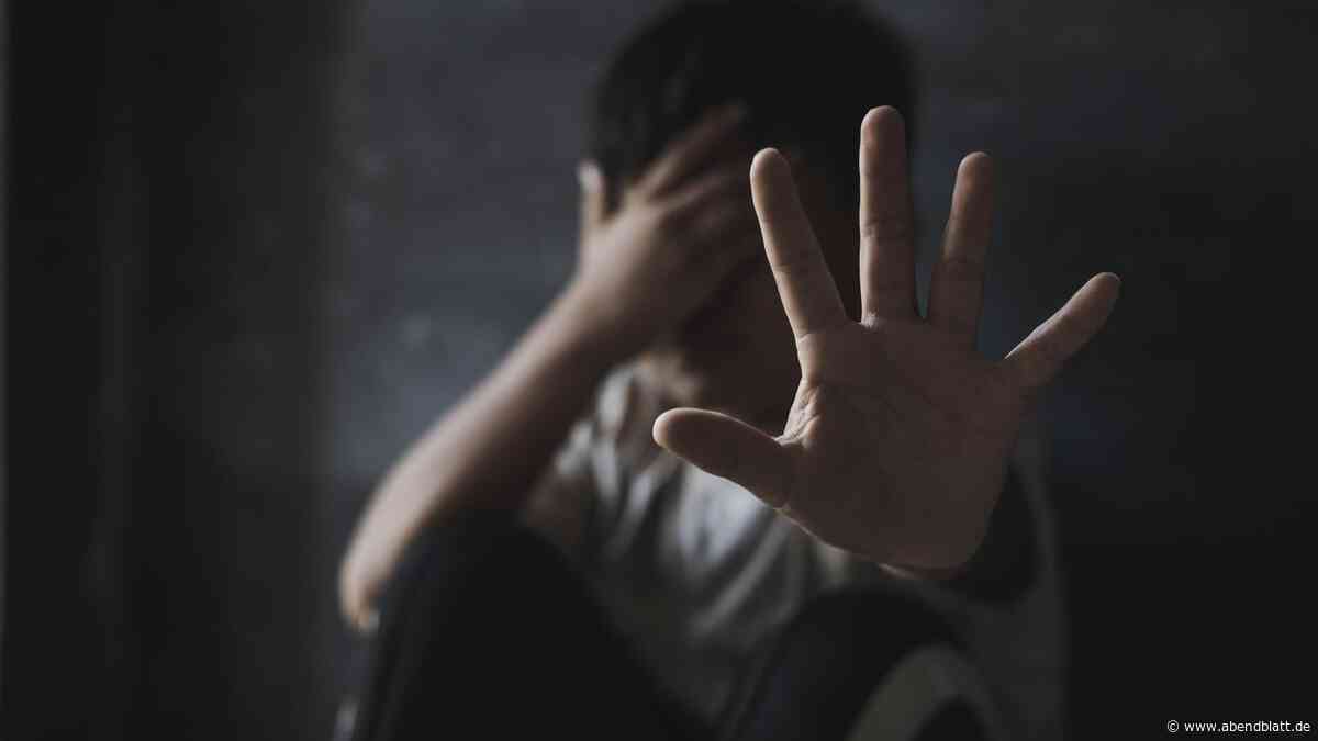 Mann (37) missbraucht Kind von Freundin in Badewanne – und filmt es dabei