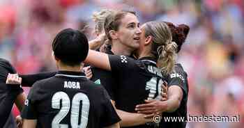 Tegenslag blijft Vivianne Miedema achtervolgen: Oranje Leeuwin opnieuw uit roulatie met knieblessure