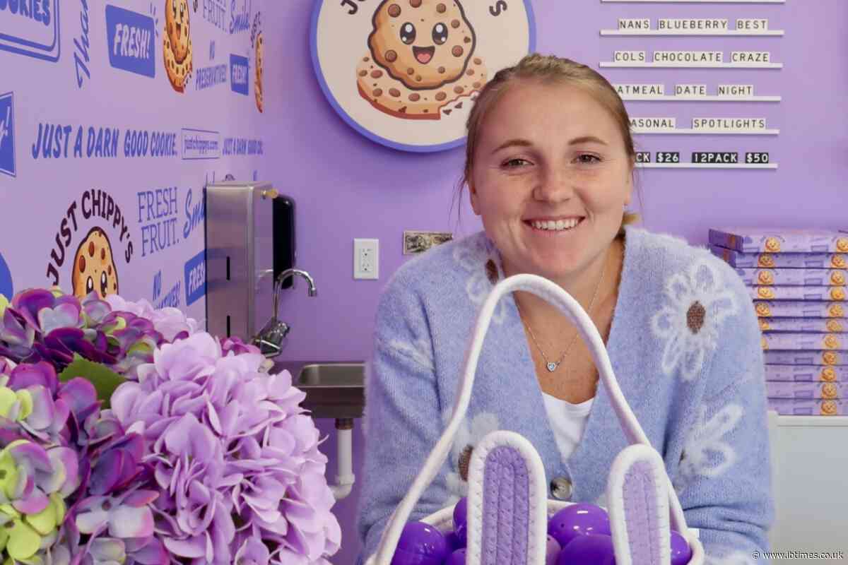 She Quit the FBI to Bake Cookies, Now Customers Don't Even Reach Their Cars Before Coming Back for More