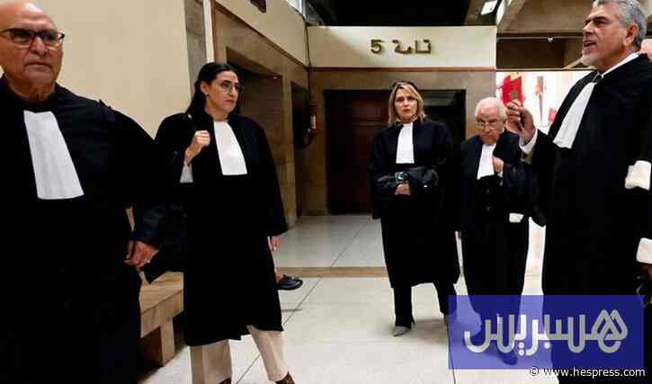 صور الرميد ومحامين في المحكمة تثير الجدل.. و&
