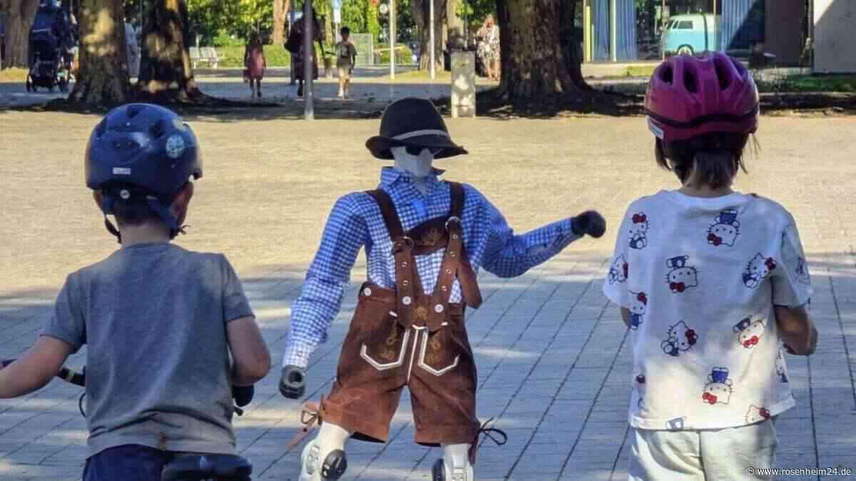 Dieser Lederhosen-Roboter lebt jetzt in München – Besitzer hat klare Botschaft