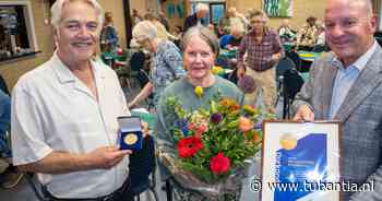 Al 75 jaar oud en nog steeds van belang, daarom krijgt deze bridgeclub de erepenning van Hengelo