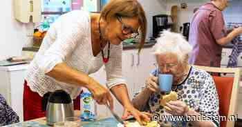 Een kopje koffie, een boterham, maar vooral aandacht: vrijwilliger Marian (73) maakt het verschil voor bewoners van De Willaert in Zundert