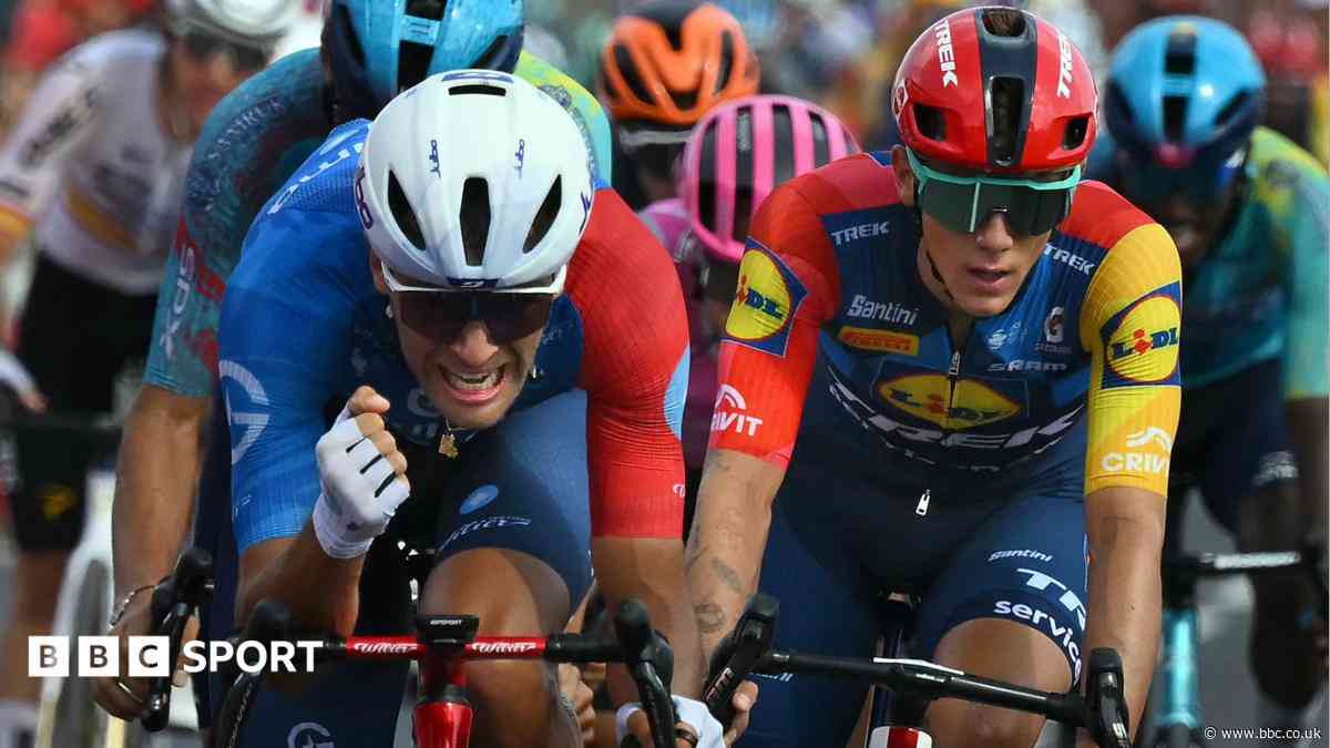 Tronchon edges thrilling sprint to win Vuelta stage 10