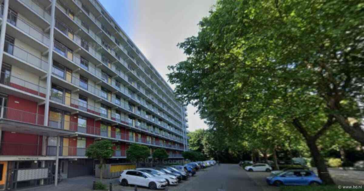 Deur uit portiek geblazen bij explosie in Rosmalen, vermoedelijk zwaar vuurwerk gebruikt