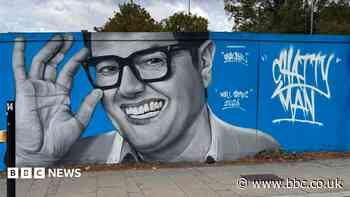 Alan Carr immortalised in street art festival