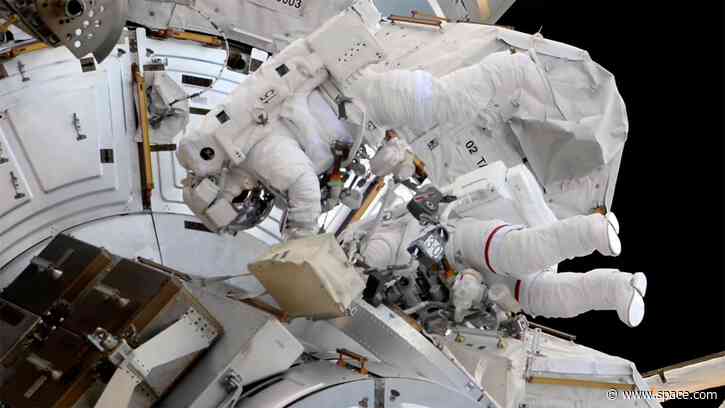 Two astronauts replace ISS camera and docking aid on 6th-ever all-female spacewalk (video)