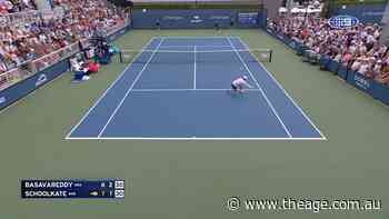 Aussie wins point after slipping over
