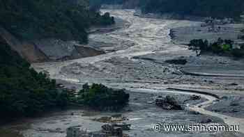 Five Australians make contact, 38 unaccounted for as Nepal flood rescue operation continues